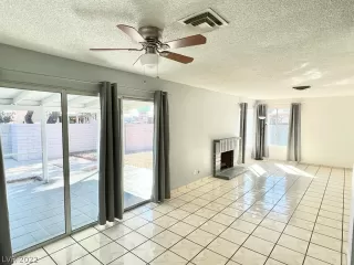 Photo #4: 2377047 Listing