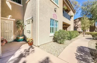 Photo #4: 2377048 Listing 