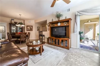 Photo #5: 2377048 Listing 