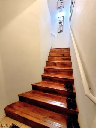 Photo #3: 2377056 Listing 