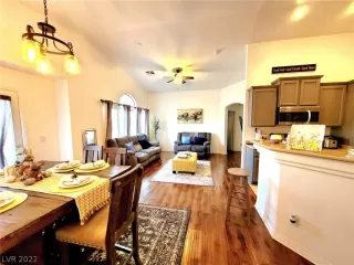 Photo #6: 2377056 Listing 