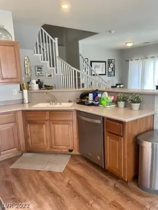 Photo #3: 2377057 Listing