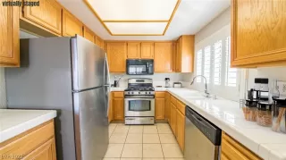 Photo #5: 2377078 Listing 