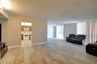 Photo #1: 2377121 Listing