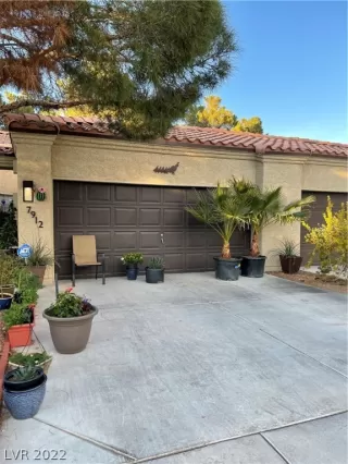 Photo #1: 2377127 Listing