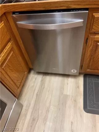 Photo #2: 2377127 Listing