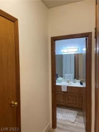 Photo #4: 2377127 Listing