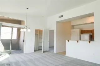 Photo #4: 2377146 Listing