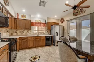 Photo #5: 2377150 Listing 