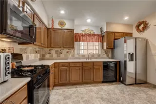 Photo #6: 2377150 Listing 