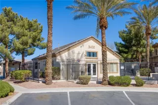 Photo #4: 2377202 Listing