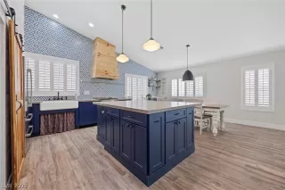 Photo #6: 2377248 Listing 