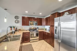 Photo #5: 2377250 Listing 