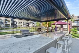 Photo #4: 2377259 Listing 