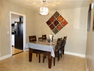 Photo #4: 2377289 Listing