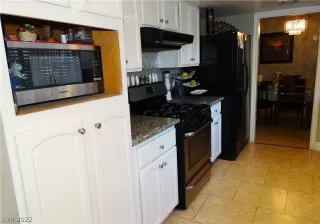 Photo #6: 2377289 Listing