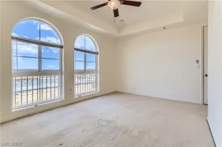 Photo #5: 2377323 Listing