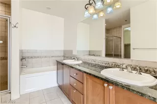 Photo #6: 2377323 Listing