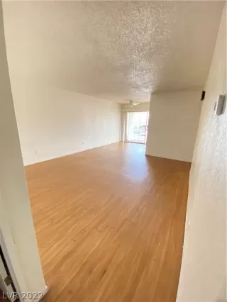 Photo #6: 2377339 Listing 