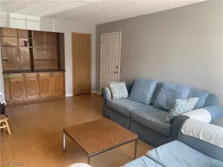 Photo #3: 2377351 Listing