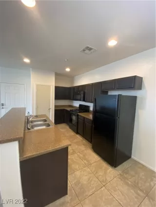 Photo #1: 2377376 Listing 