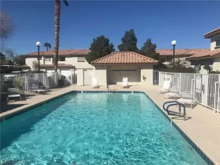 Photo #2: 2377378 Listing