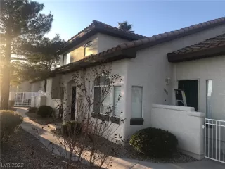 Photo #3: 2377378 Listing