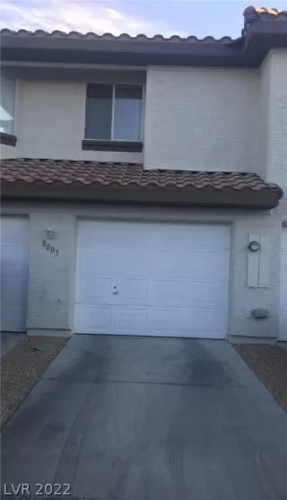 Photo #4: 2377378 Listing