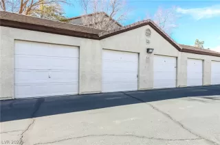 Photo #3: 2377402 Listing