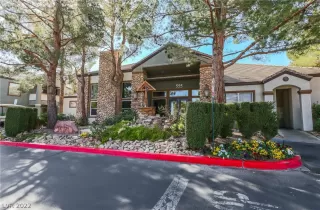 Photo #5: 2377402 Listing