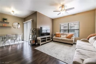 Photo #4: 2377435 Listing 