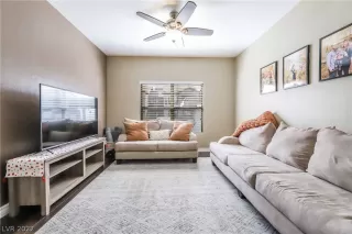 Photo #5: 2377435 Listing 