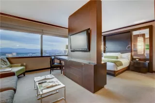 Photo #1: 2377436 Listing 