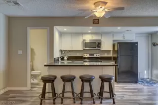 Photo #1: 2377438 Listing