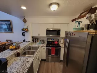 Photo #3: 2377458 Listing