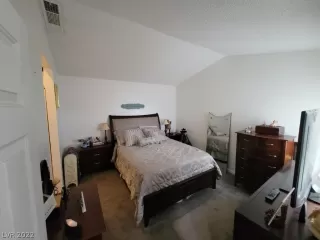 Photo #5: 2377458 Listing