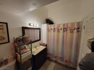 Photo #6: 2377458 Listing