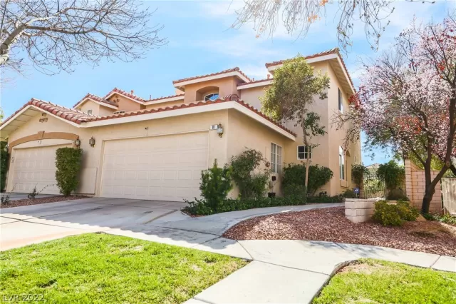 MLS: 2377467 Condo For Sale