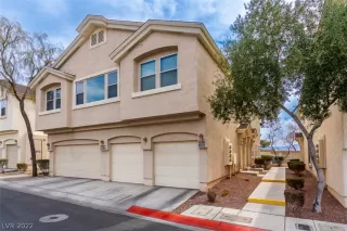 Photo #2: 2377469 Listing