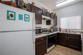 Photo #5: 2377469 Listing