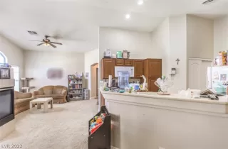 Photo #2: 2377482 Listing