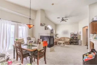 Photo #3: 2377482 Listing