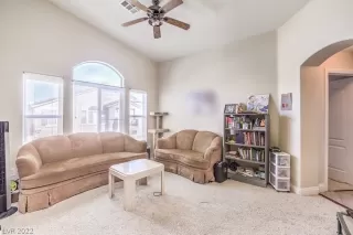 Photo #4: 2377482 Listing