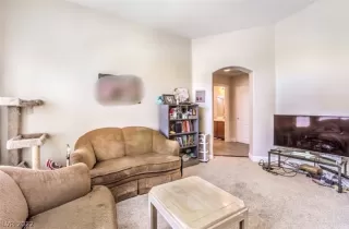 Photo #5: 2377482 Listing