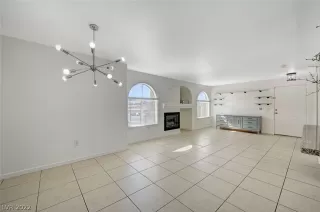 Photo #6: 2377487 Listing