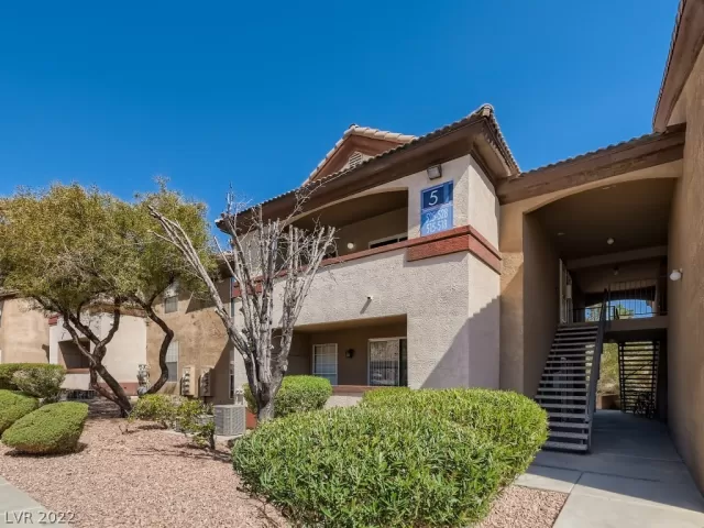 MLS: 2377501 Condo For Sale