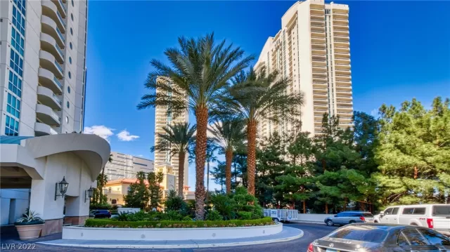 MLS: 2377503 Condo For Sale