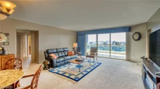Photo #3: 2377503 Listing 