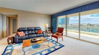 Photo #6: 2377503 Listing 