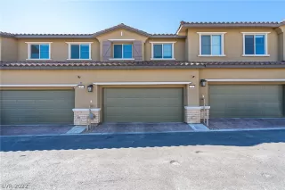 Photo #4: 2377508 Listing